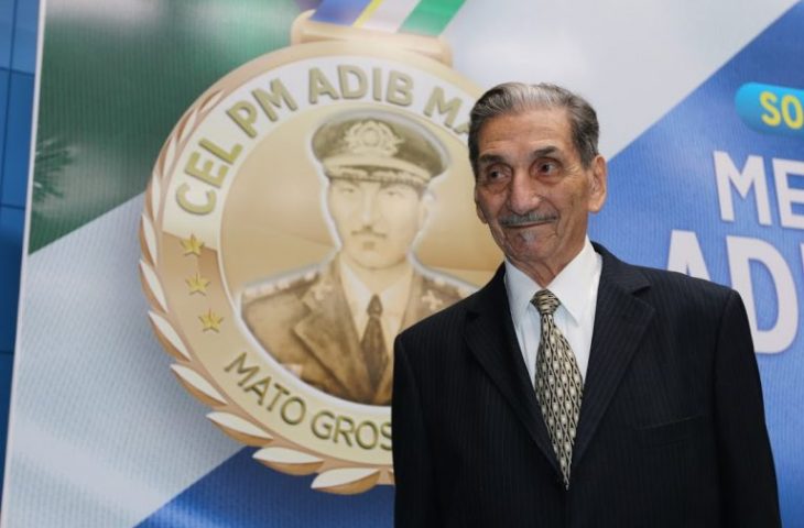 <strong><em>Emoção marca cerimônia que homenageia profissionais da segurança pública com a medalha coronel Adib Massad</em></strong>