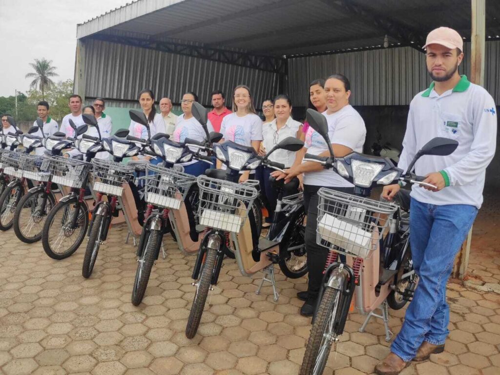 Com recursos enviados por Coronel David, agentes de saúde de Figueirão recebem bicicletas elétricas para melhorar atendimento na saúde