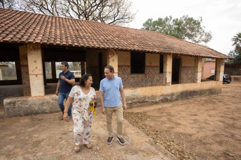 Referência no turismo em MS, Coronel David concede título de cidadã sul-mato-grossense à Odila Maria Silveira